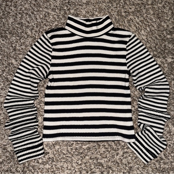 Aerie Black & White Striped Cropped Sweater 🖤 - Picture 1 of 3
